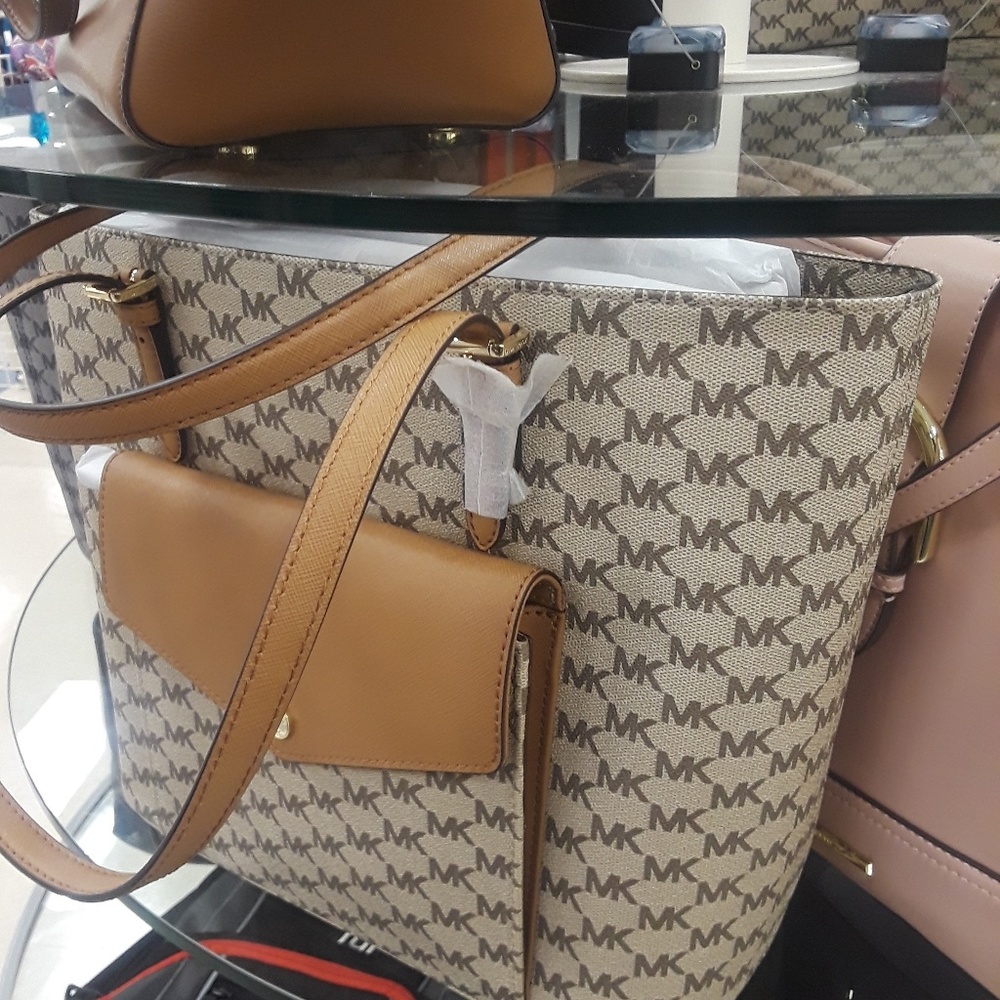 Micheal Kors handbag